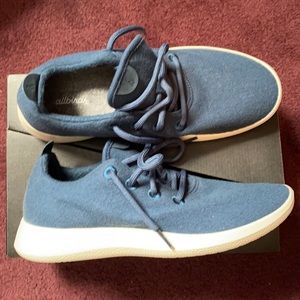 Men’s wool Allbirds size 10 (NEVER WORN)